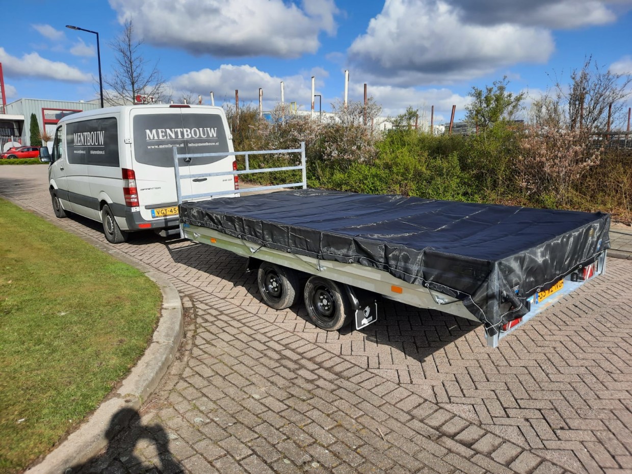 Hapert Azure H2 Zwarte velgen met Trailermax banden