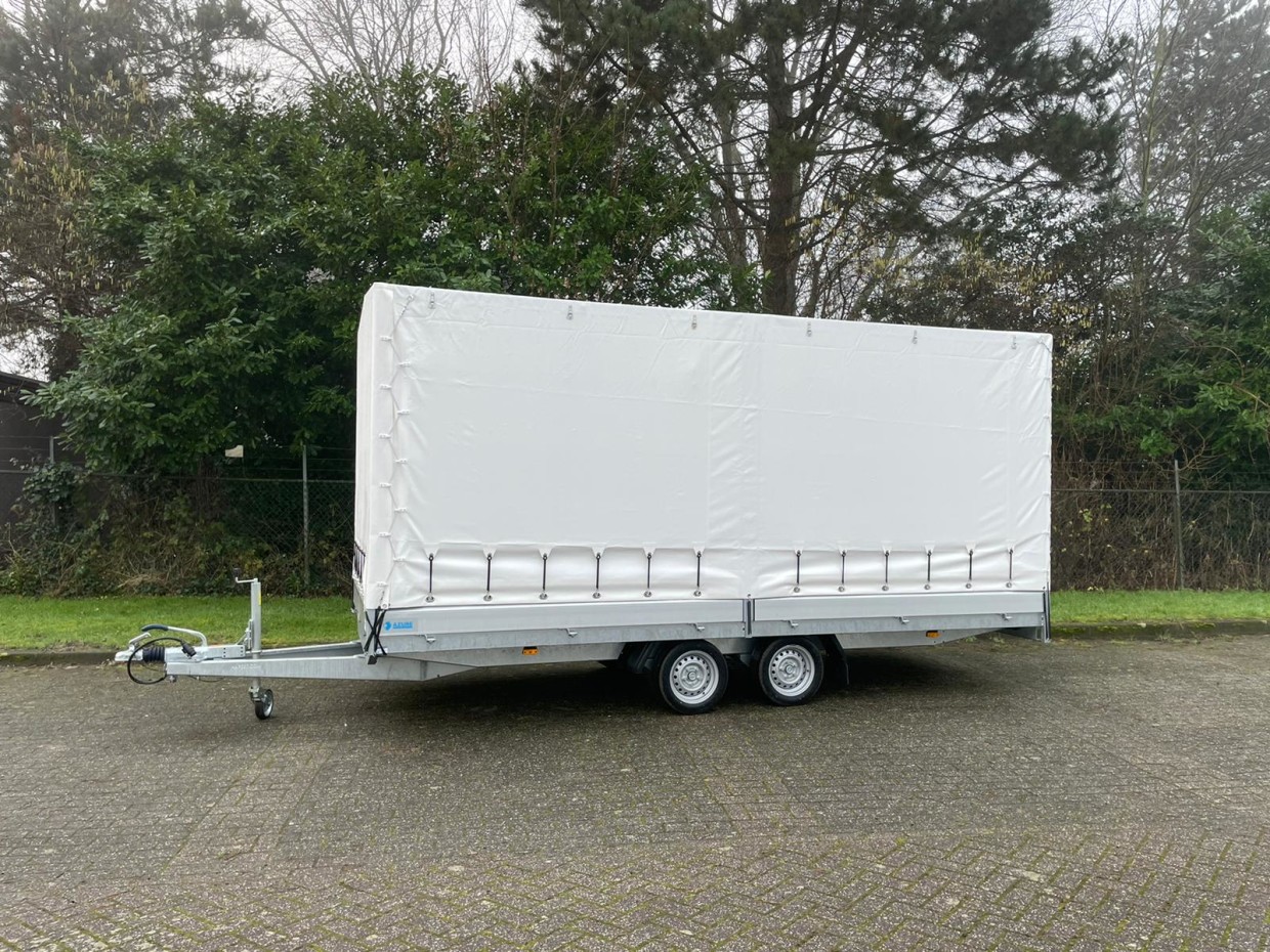 Hapert Azure H2 + Huif