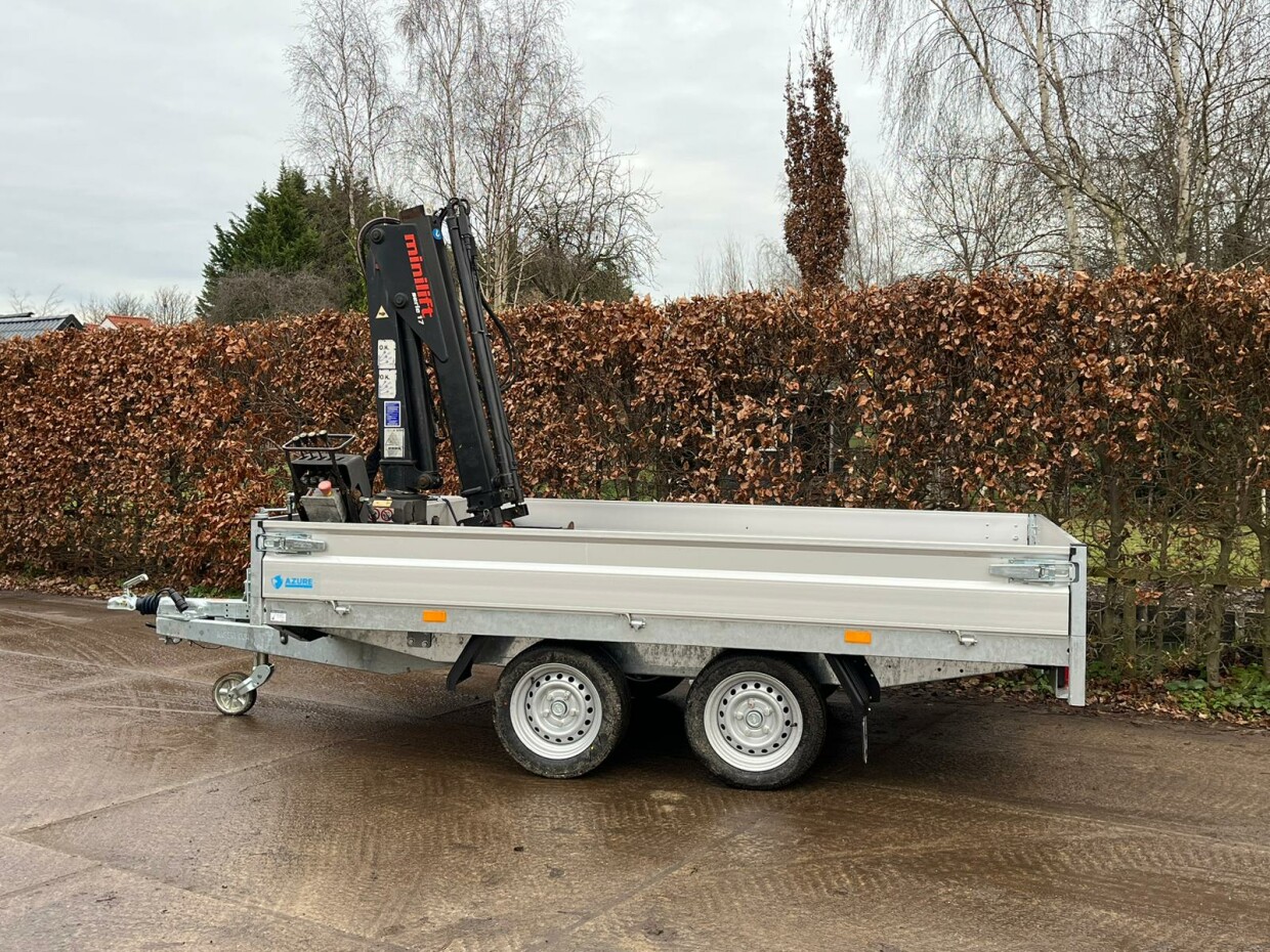 Plateauwagen met kraan
