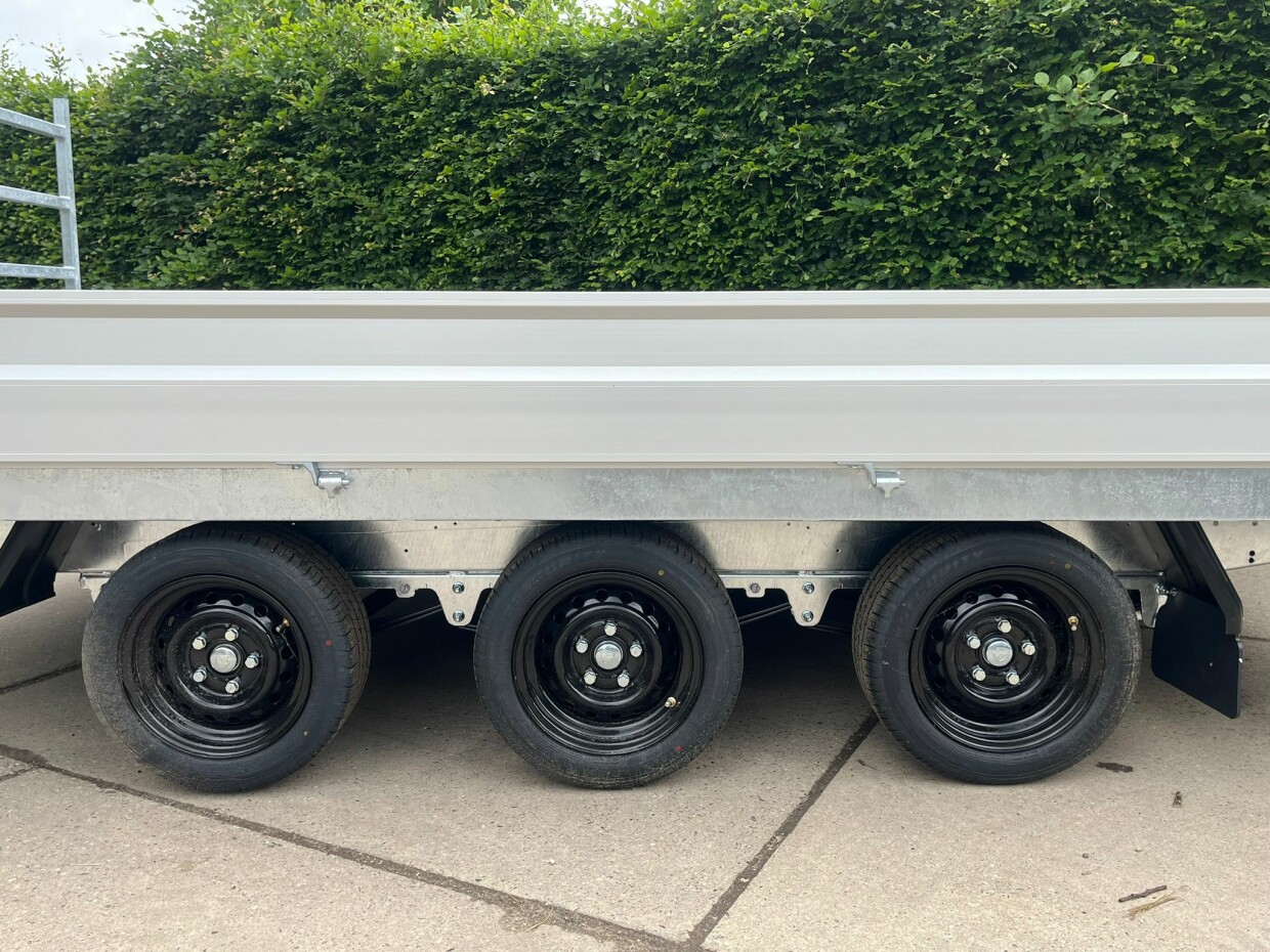 Hapert Azure H3