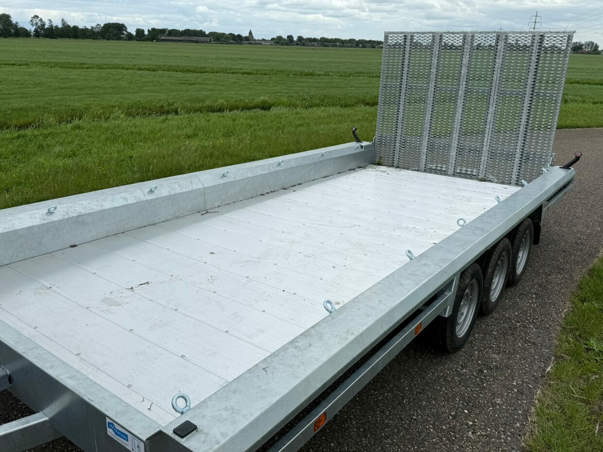 Hulco Terrax Transporter